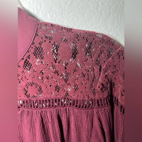 A.N.A A New Approach medium burgundy lace top - Picture 4 of 5